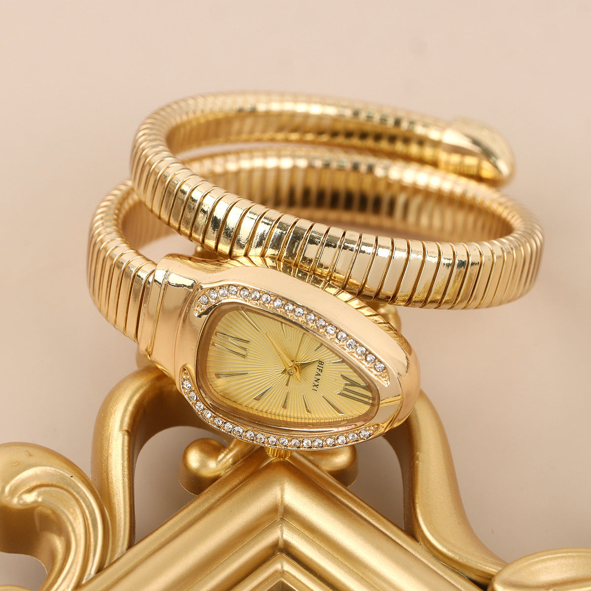 Women's Modern Snake Cuff Bracelet Design Quartz Stainless Steel Watch, Rhinestone Decor Exquisite Trendy Analog Wristwatch, Rhinestone Decorated Fashionable Gold Watches for Women As Gift, Accessories, Jewellery