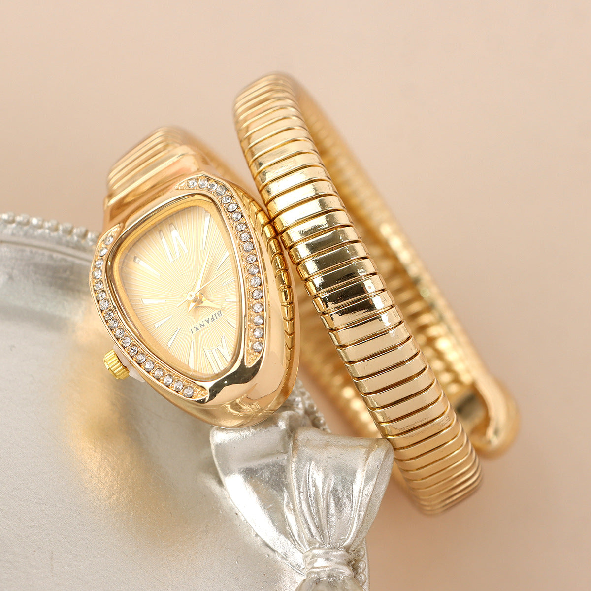 Women's Modern Snake Cuff Bracelet Design Quartz Stainless Steel Watch, Rhinestone Decor Exquisite Trendy Analog Wristwatch, Rhinestone Decorated Fashionable Gold Watches for Women As Gift, Accessories, Jewellery